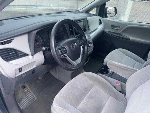 2015 Toyota Sienna LE
