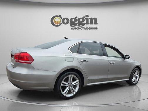 2014 Volkswagen Passat SE