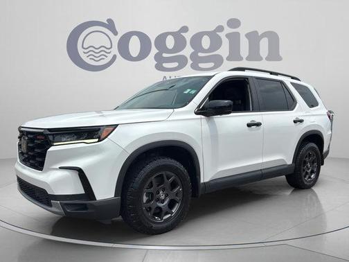 Platinum White Pearl 2025 Honda Pilot TrailSport