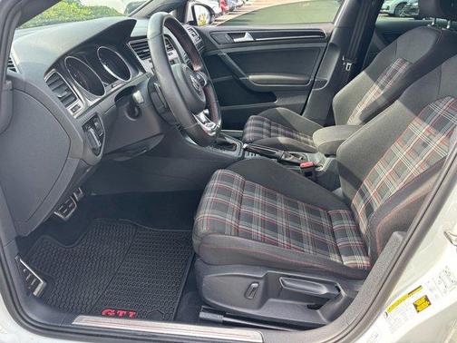 2017 Volkswagen Golf GTI S 4-Door