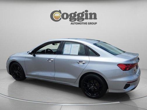 Florett Silver Metallic 2023 Audi A3 Premium Plus