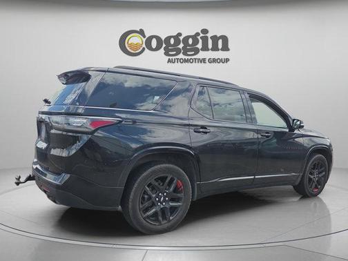Mosaic Black Metallic 2020 Chevrolet Traverse Premier