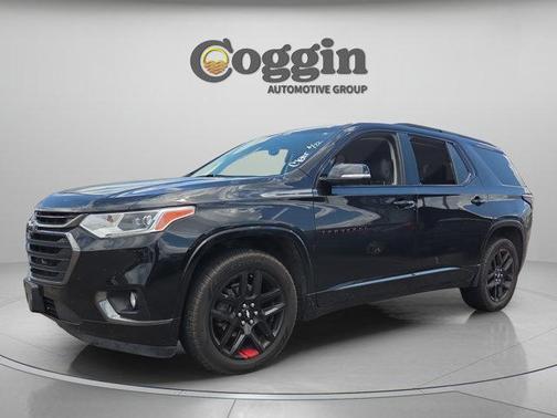 Mosaic Black Metallic 2020 Chevrolet Traverse Premier