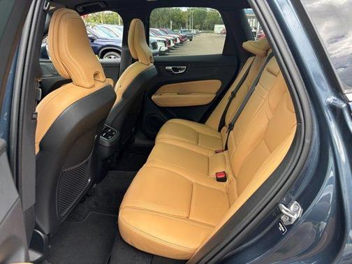 2021 Volvo XC60 T5 Inscription
