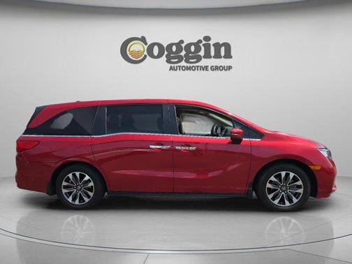 Radiant Red Metallic II 2023 Honda Odyssey EX-L