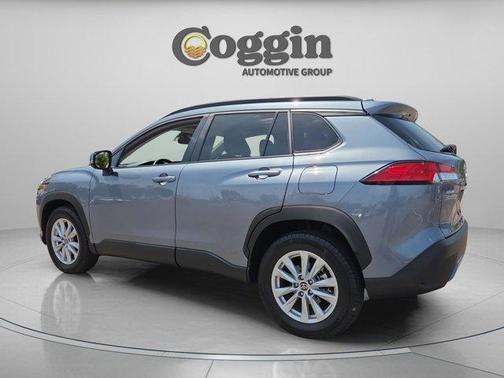 CELESTITE 2022 Toyota Corolla Cross LE