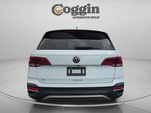 Pure White 2023 Volkswagen Taos 1.5T SE