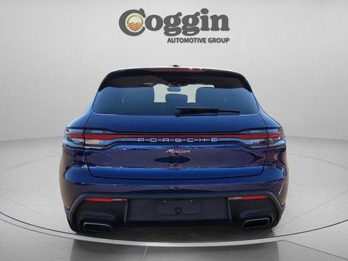 2022 Porsche Macan Base