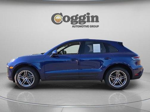 2022 Porsche Macan Base