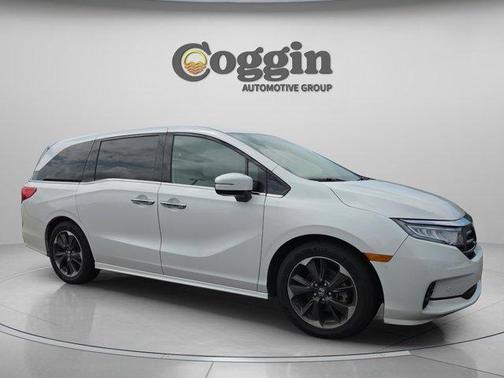 Lunar Silver Metallic 2023 Honda Odyssey Elite