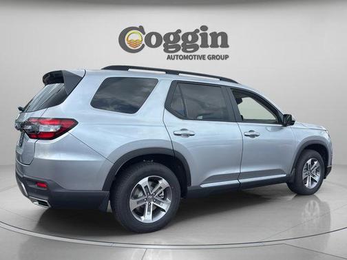 Solar Silver Metallic 2026 Honda Pilot EX-L