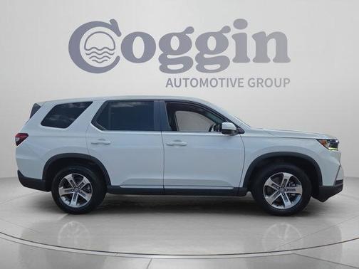 Lunar Silver Metallic 2024 Honda Pilot EX-L 7-Passenger