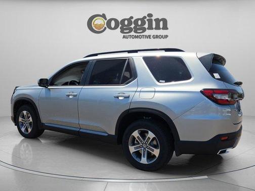 Solar Silver Metallic 2026 Honda Pilot EX-L