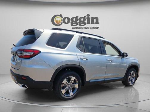 Solar Silver Metallic 2026 Honda Pilot EX-L