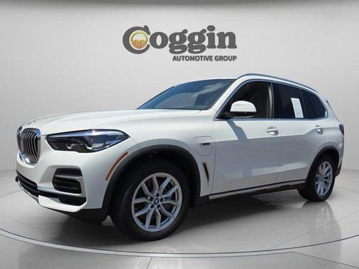 Alpine White 2022 BMW X5 PHEV xDrive45e