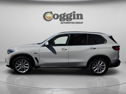 Alpine White 2022 BMW X5 PHEV xDrive45e