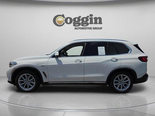 Alpine White 2022 BMW X5 PHEV xDrive45e