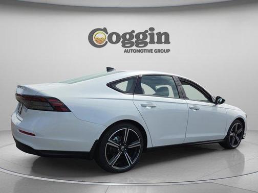 Platinum White Pearl 2026 Honda Accord SE