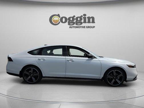 Platinum White Pearl 2026 Honda Accord SE