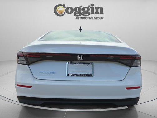 Platinum White Pearl 2026 Honda Accord SE