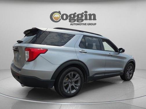 Silver Metallic 2021 Ford Explorer XLT