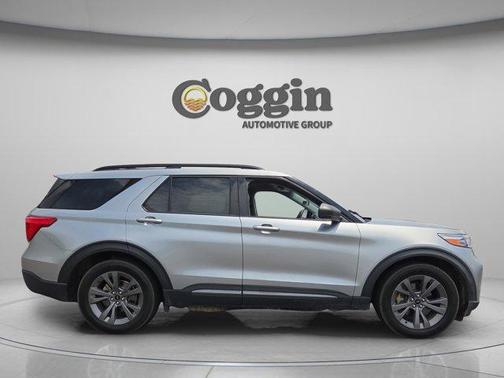 Silver Metallic 2021 Ford Explorer XLT