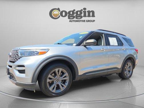 Silver Metallic 2021 Ford Explorer XLT