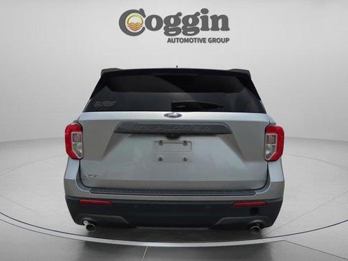 Silver Metallic 2021 Ford Explorer XLT