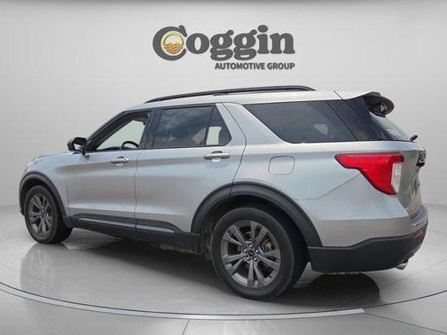 Silver Metallic 2021 Ford Explorer XLT
