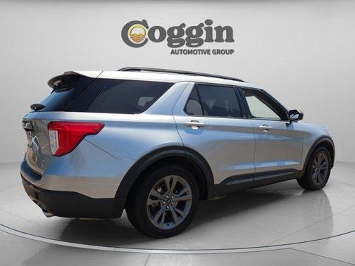 Silver Metallic 2021 Ford Explorer XLT