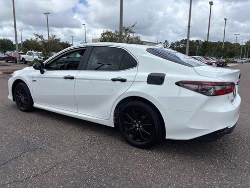 2024 Toyota Camry Hybrid LE