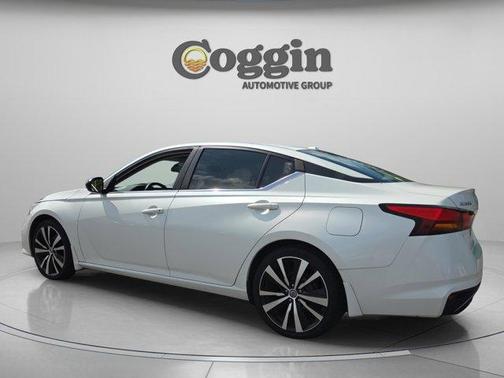 White 2019 Nissan Altima 2.5 SR