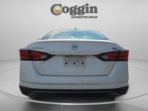White 2019 Nissan Altima 2.5 SR