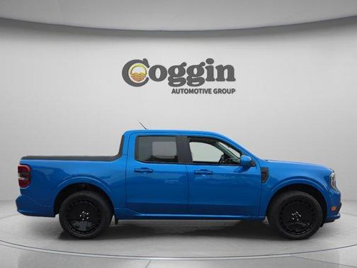 Blue 2025 Ford Maverick Lobo High