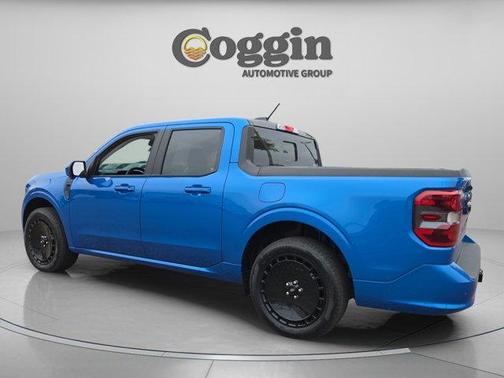 Blue 2025 Ford Maverick Lobo High