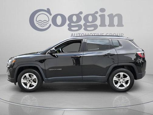 Diamond Black 2024 Jeep Compass Latitude