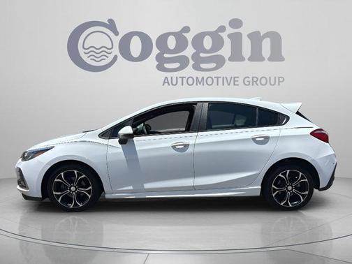 Summit White 2019 Chevrolet Cruze LT