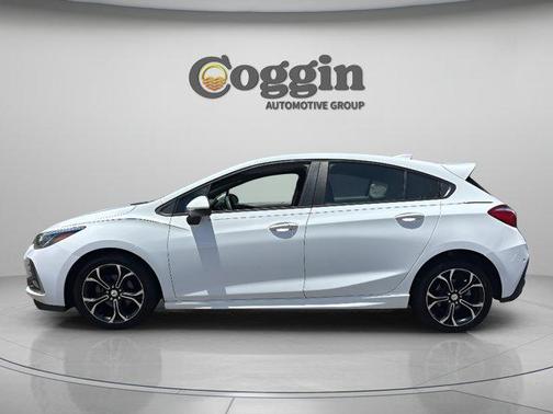 Summit White 2019 Chevrolet Cruze LT