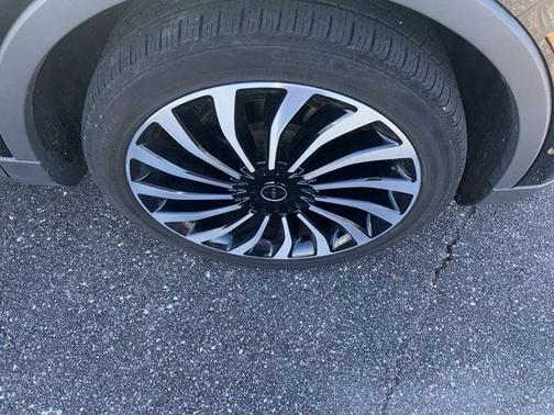 2022 Lincoln Nautilus Black Label