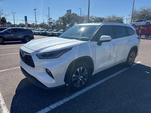 2021 Toyota Highlander XLE