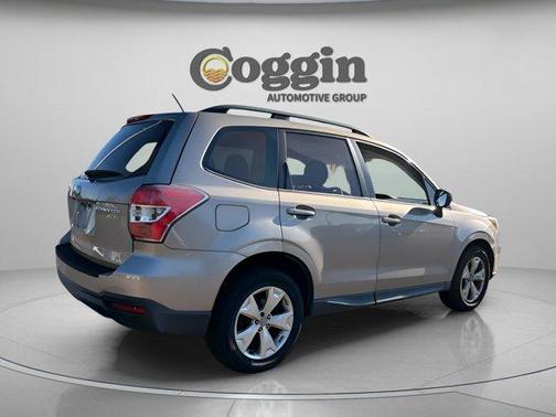 2015 Subaru Forester 2.5i