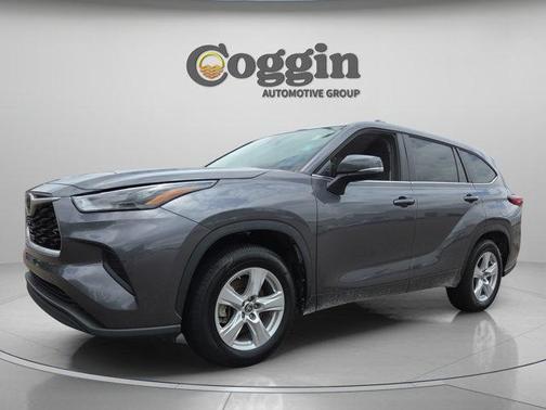 Magnetic Gray Metallic 2023 Toyota Highlander L