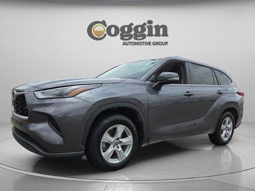 Magnetic Gray Metallic 2023 Toyota Highlander L