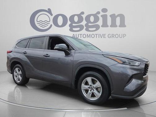 Magnetic Gray Metallic 2023 Toyota Highlander L