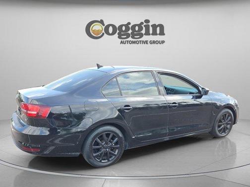 Black Uni 2016 Volkswagen Jetta 1.4T SE