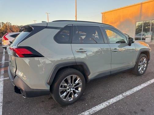 2021 Toyota RAV4 XLE Premium