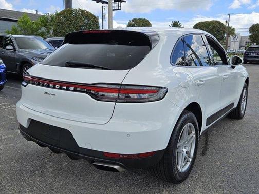 2020 Porsche Macan Base