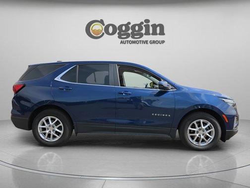 Blue Glow Metallic 2023 Chevrolet Equinox 1LT