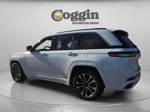 2022 Jeep Grand Cherokee Overland