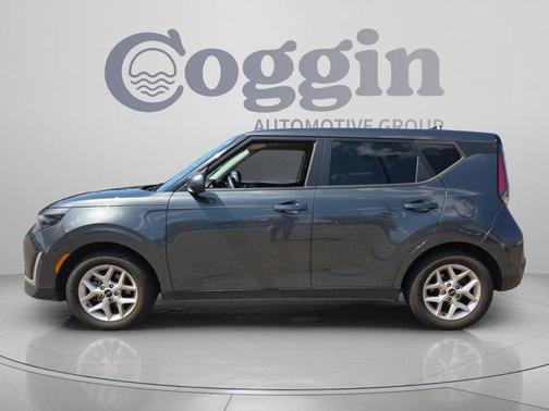 Gravity Gray 2024 Kia Soul LX